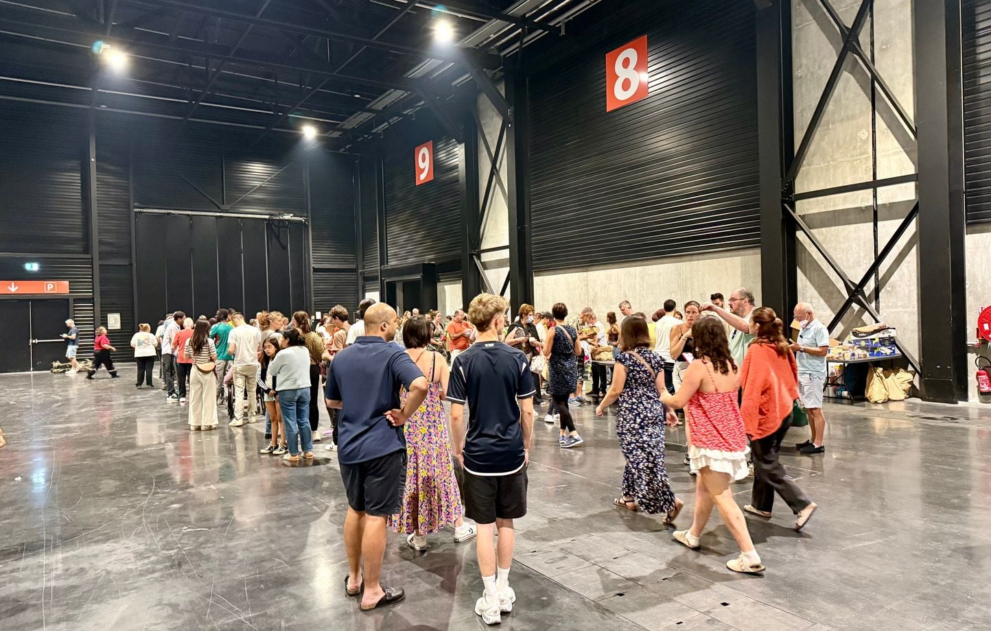 “No esperábamos vivir esto algún día…” Con los residentes refugiados en el Parque de Exposiciones de Burdeos “No esperábamos vivir esto algún día…” Con los residentes refugiados en el Parque de Exposiciones de Burdeos